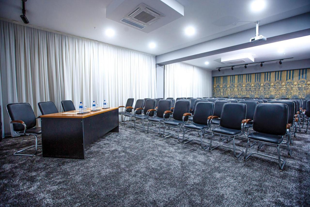 Krokus Plaza طشقند المظهر الخارجي الصورة